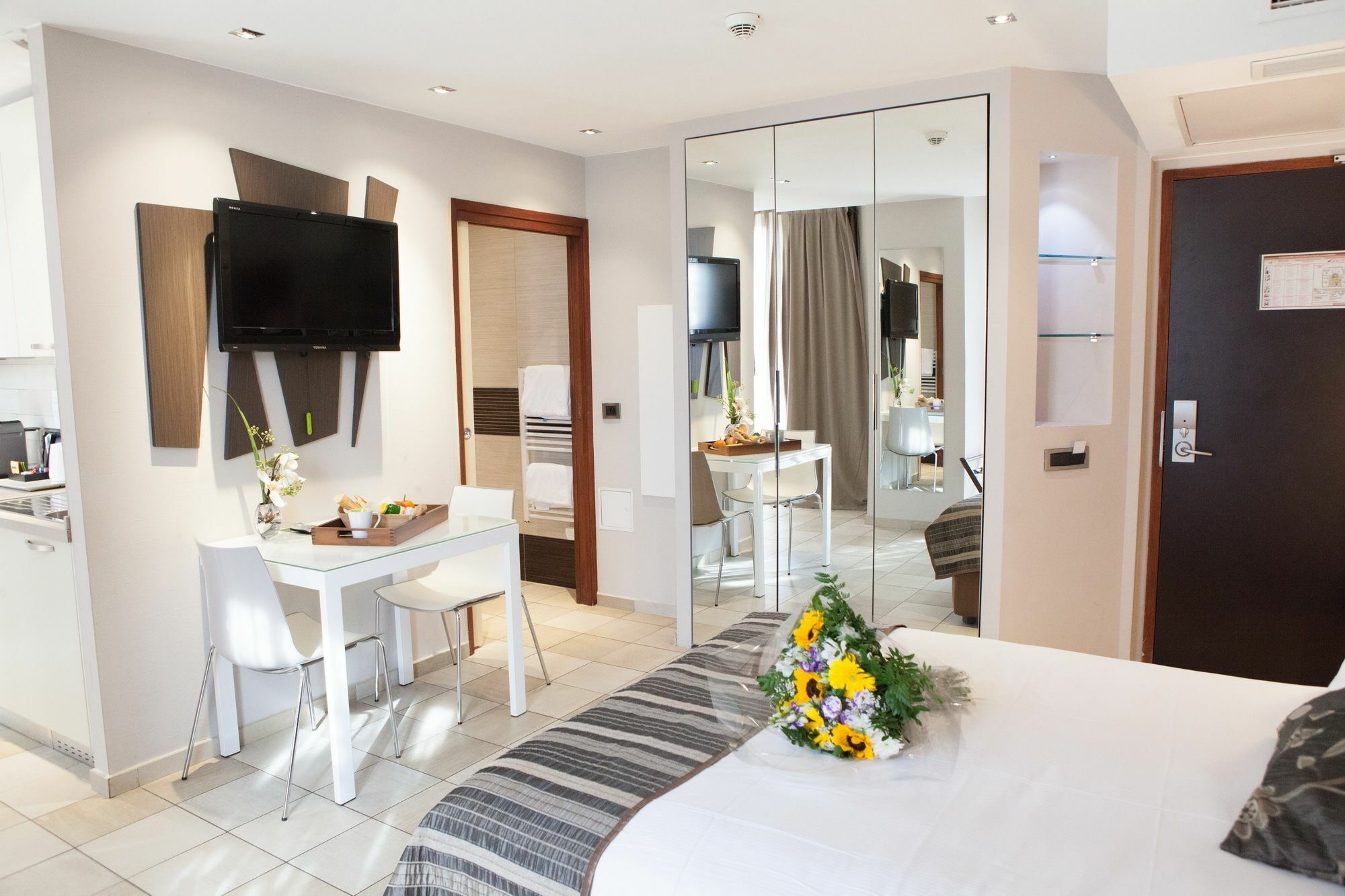 Hotel Villa D'Elsa Juan-les-Pins Ngoại thất bức ảnh